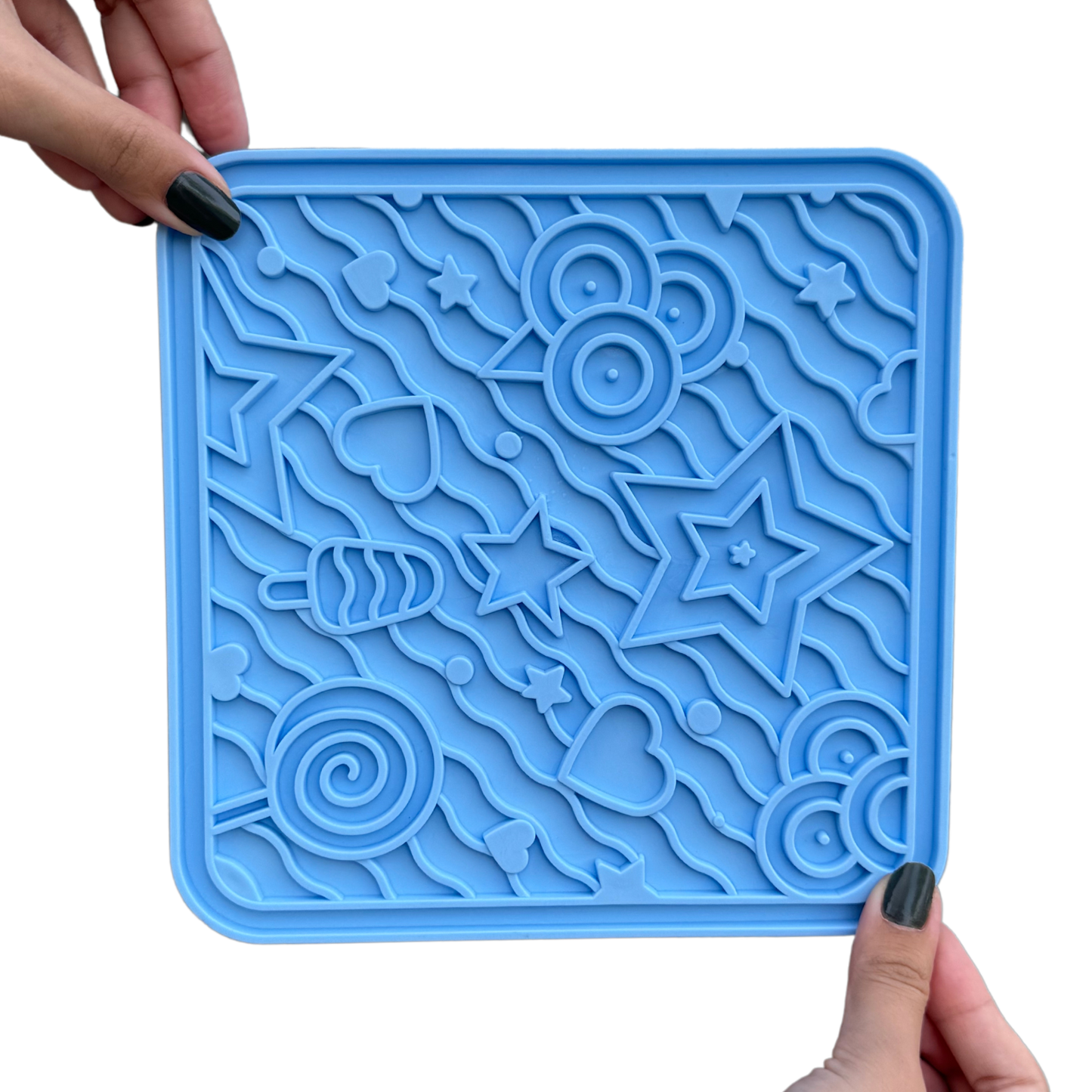 WufWuf&MyMeow TreatMate:An Earth-Friendly Treat Mat for Pets
